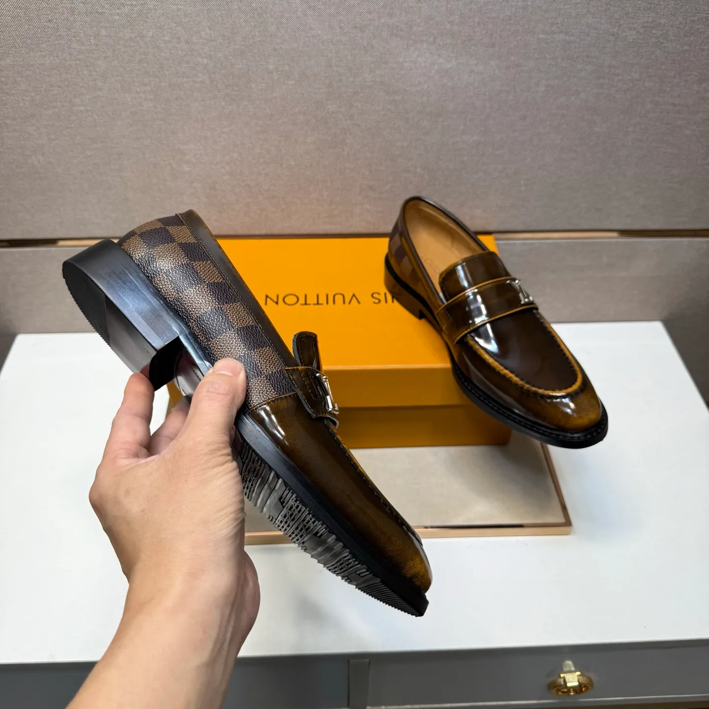 Men's men's shoes 💰pp462【LV～】Men's casual leather shoes 2025z cabinet sales simultaneously 🔶Size: 39-44#️⃣ 🔷2 colors🔜The upper is made of multi-material splicing➕Cow leather lining, comfortable and breathable, sole: original comfortable and wear-resistant outsole, ⚠️real thing📱photographed🎬real thing is better📢📢📢